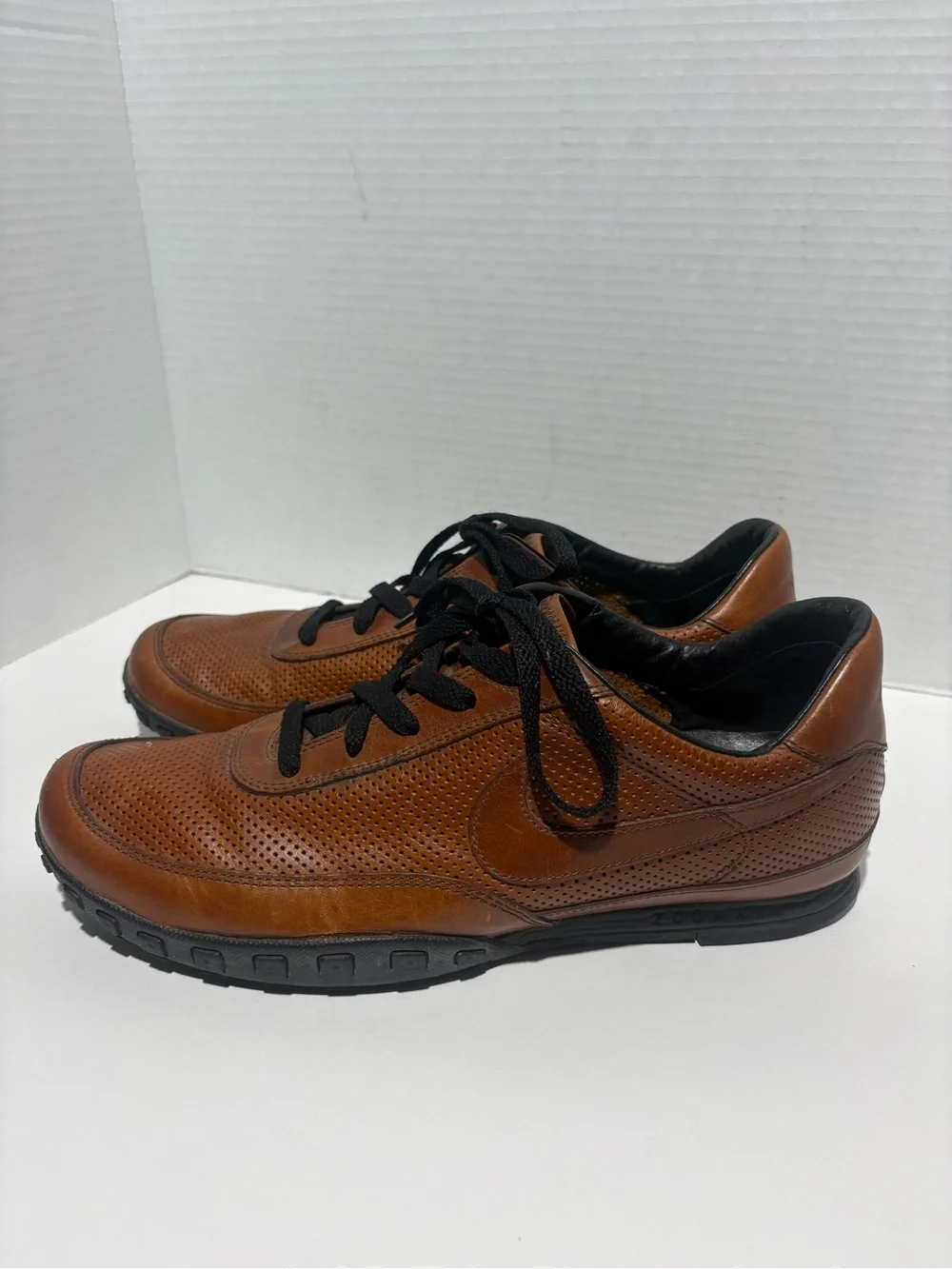 Nike classic brown
